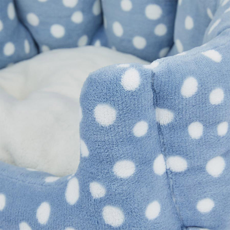 Blue Spotty Clamshell Cat Bed – Cozy Hideaway for Cats